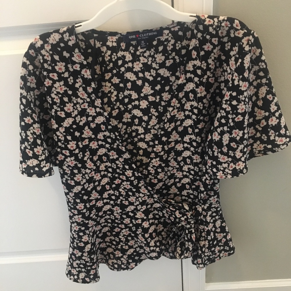 Flower wrap top
